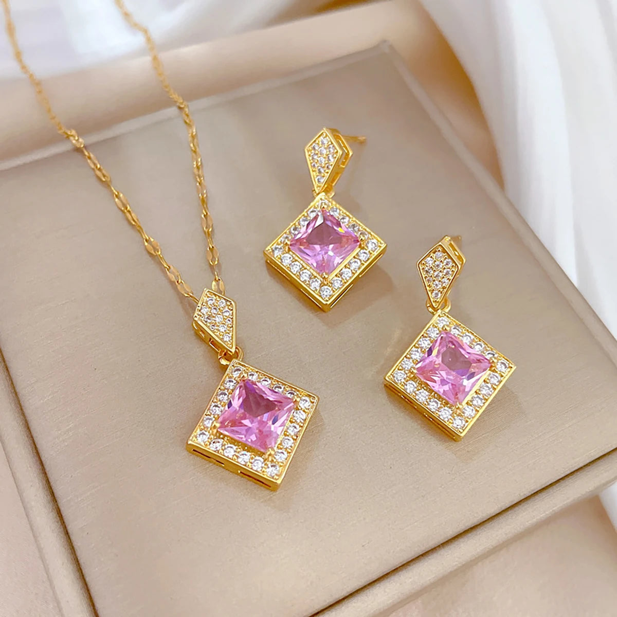 Set Geometric Elegance – Modern Collection