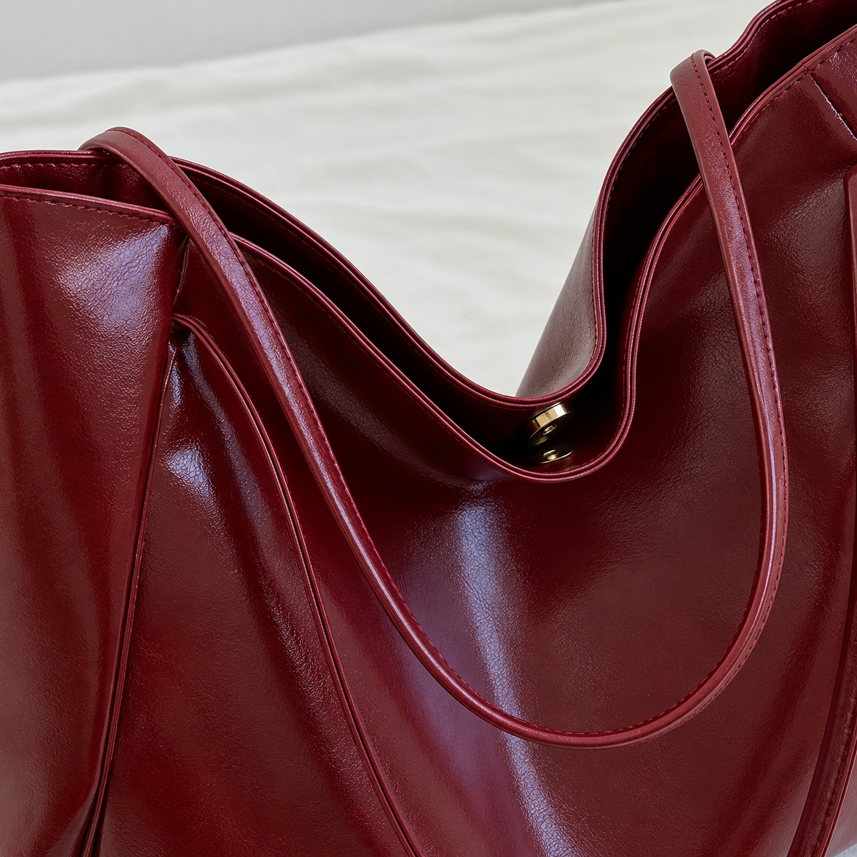 Bolso Tote Charol – Burdeos — vista 03