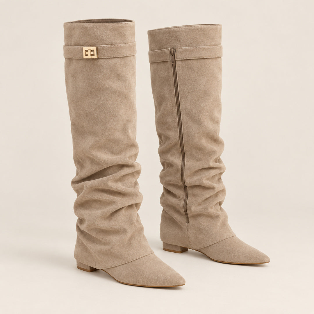 Botas beige plisadas con hebilla · vista 1