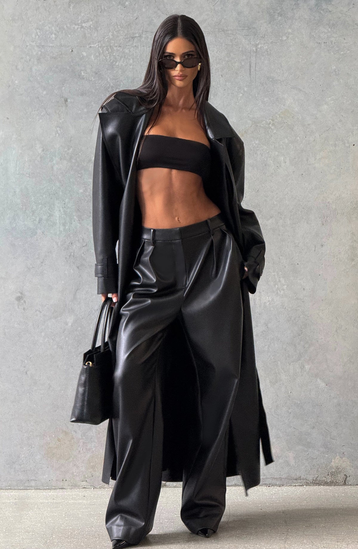 Gabardina Larga Efecto Piel Bridget – Negro