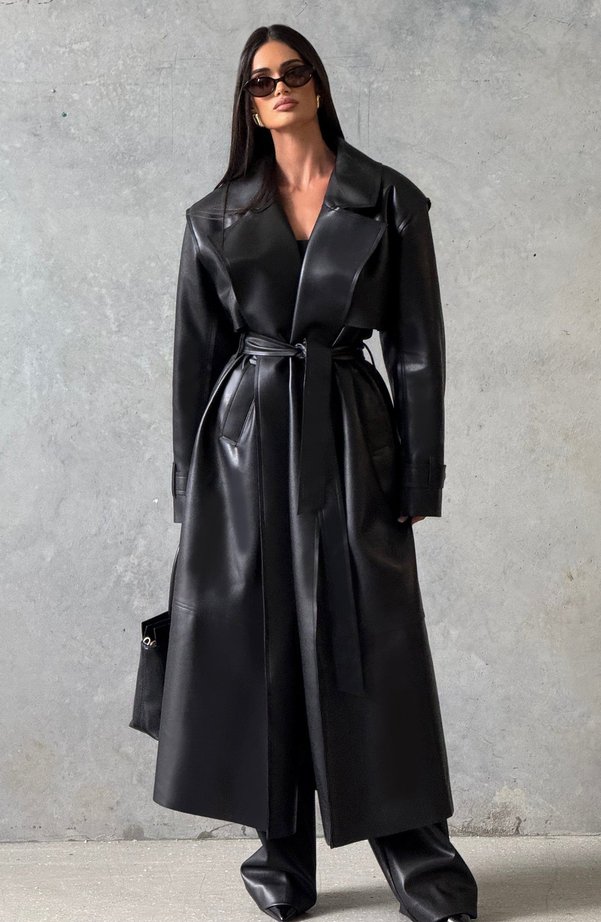 Gabardina Larga Efecto Piel Bridget – Negro