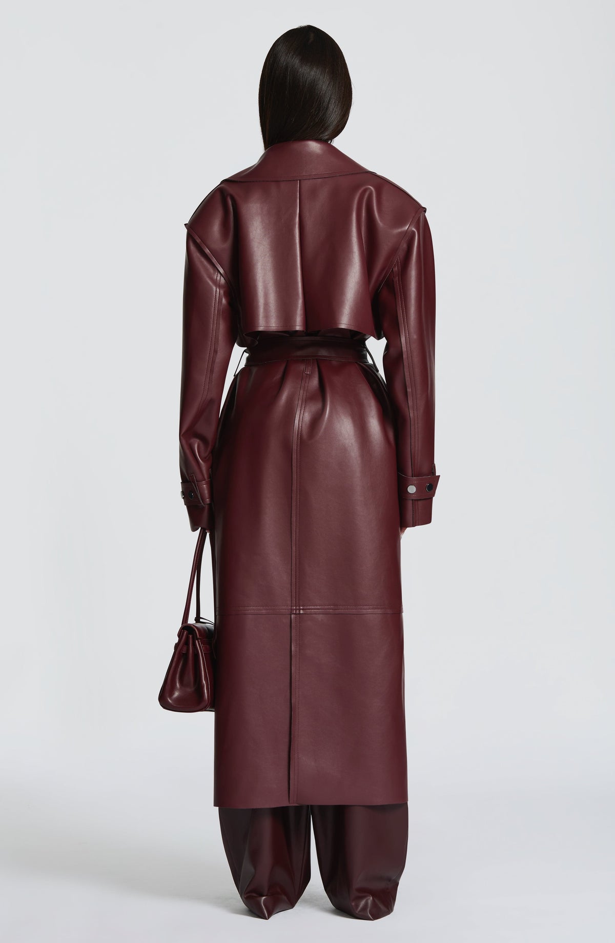 Gabardina Larga Efecto Piel Bridget – Ciruela