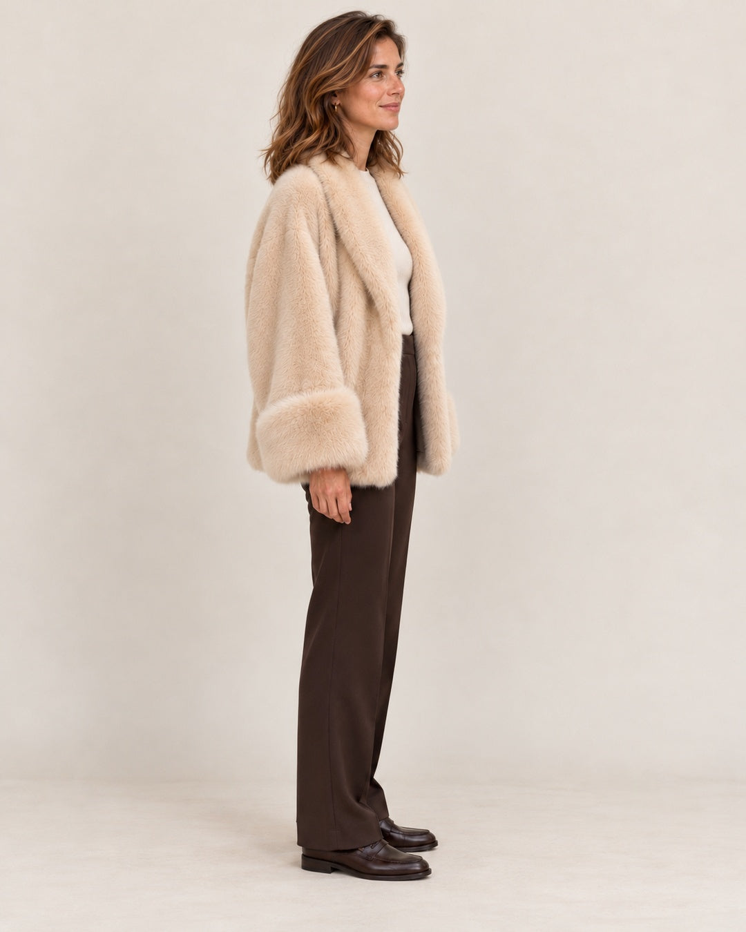 Abrigo Corto de Pelo – Beige · 6