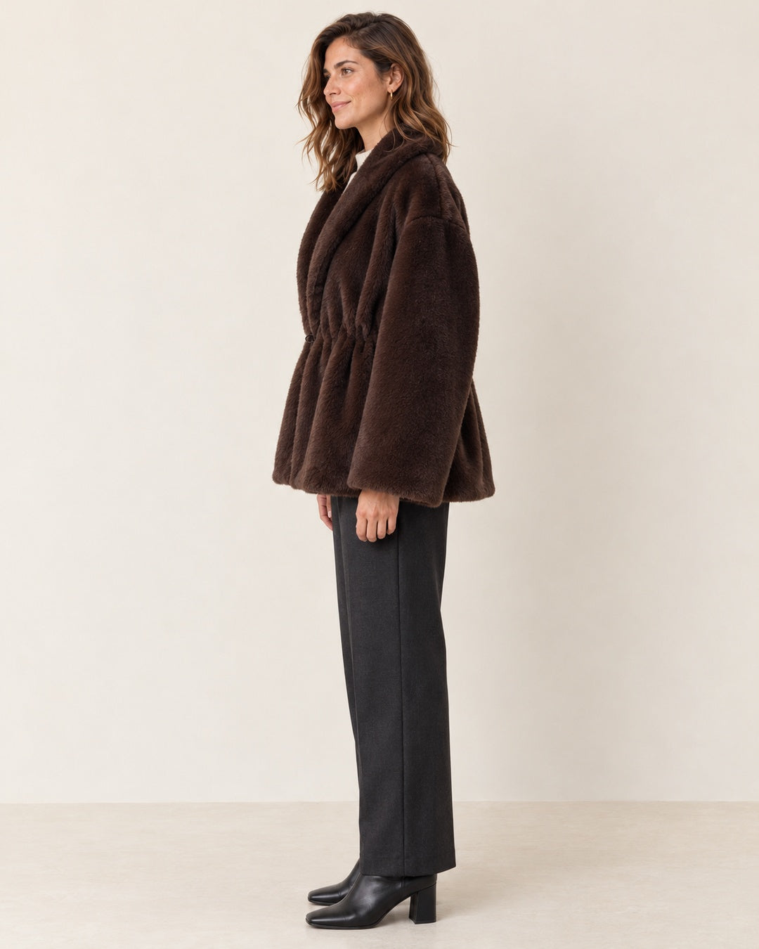 Abrigo Teddy de Pelo Sintético – Chocolate · 6