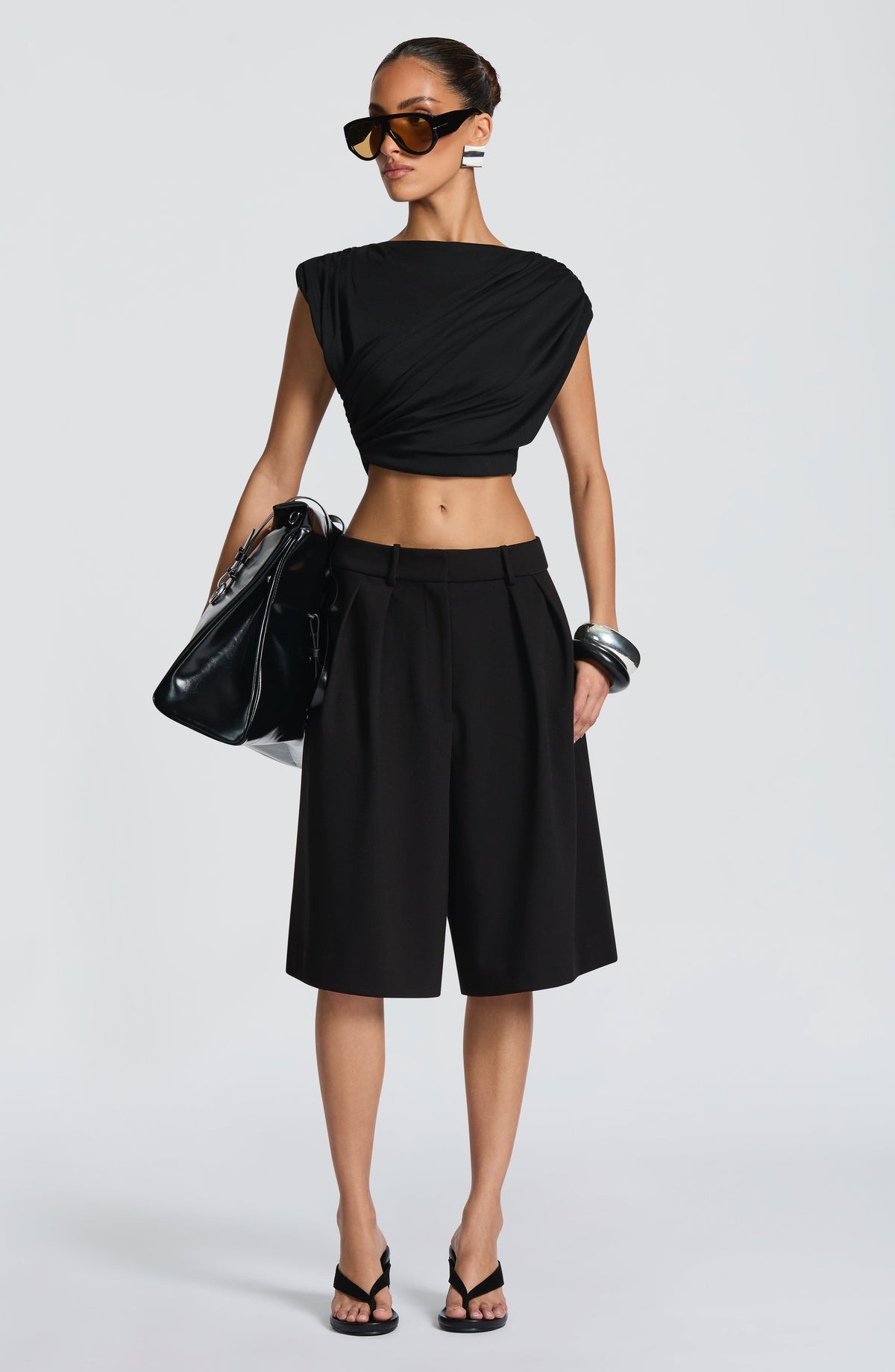Bermuda Sastre de Pinzas Ausra – Negro