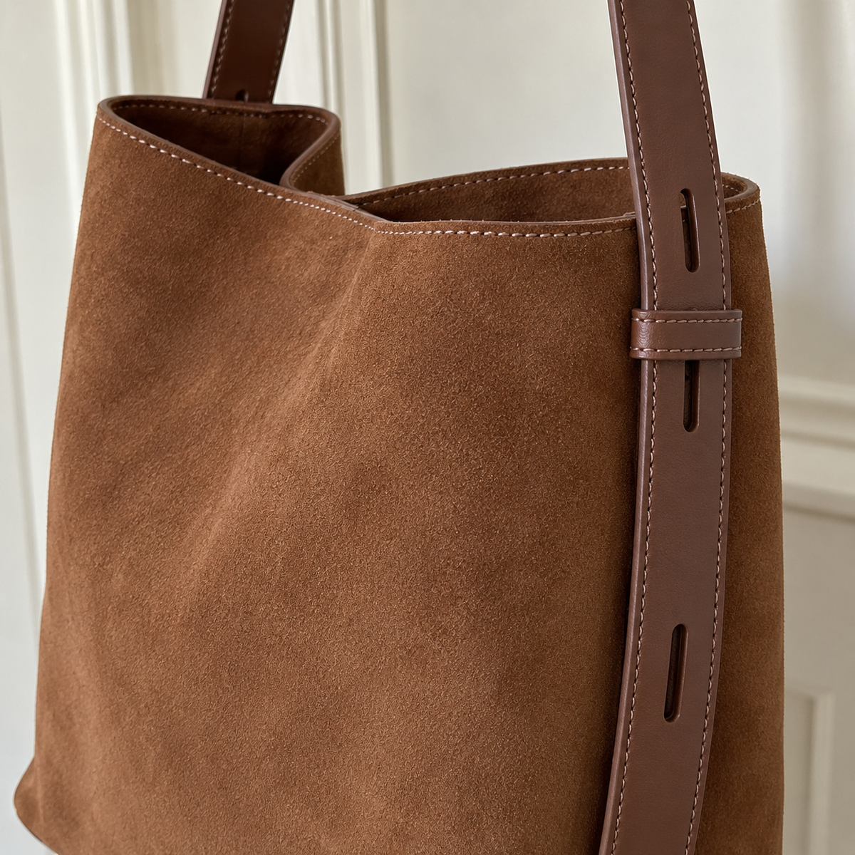 Bolso de Hombro de Gamuza – Marrón — vista 03