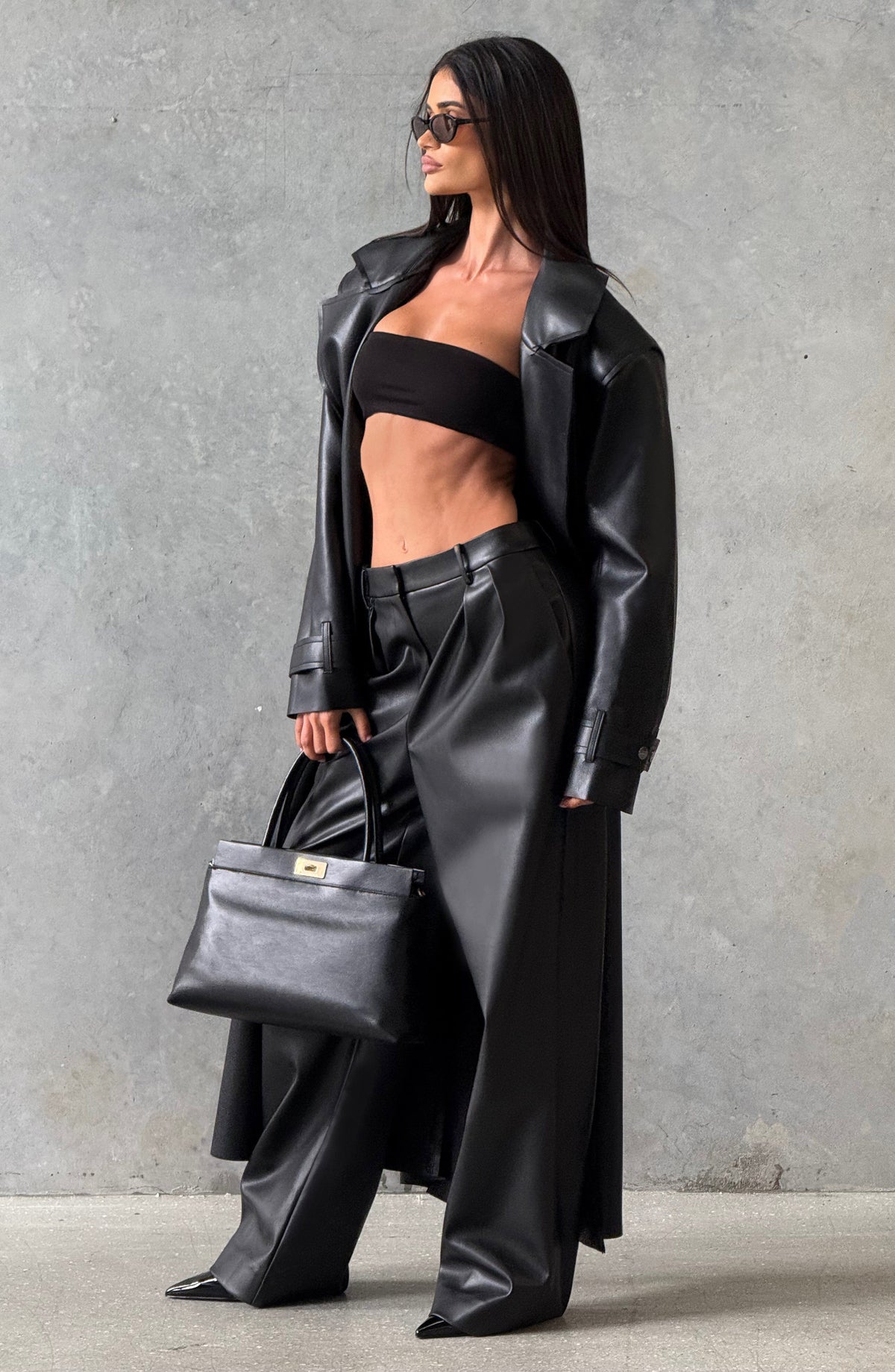 Gabardina Larga Efecto Piel Bridget – Negro