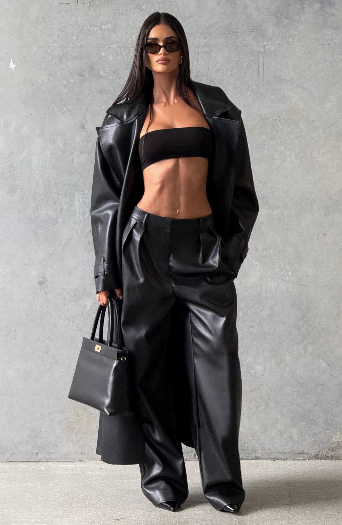 Gabardina Larga Efecto Piel Bridget – Negro
