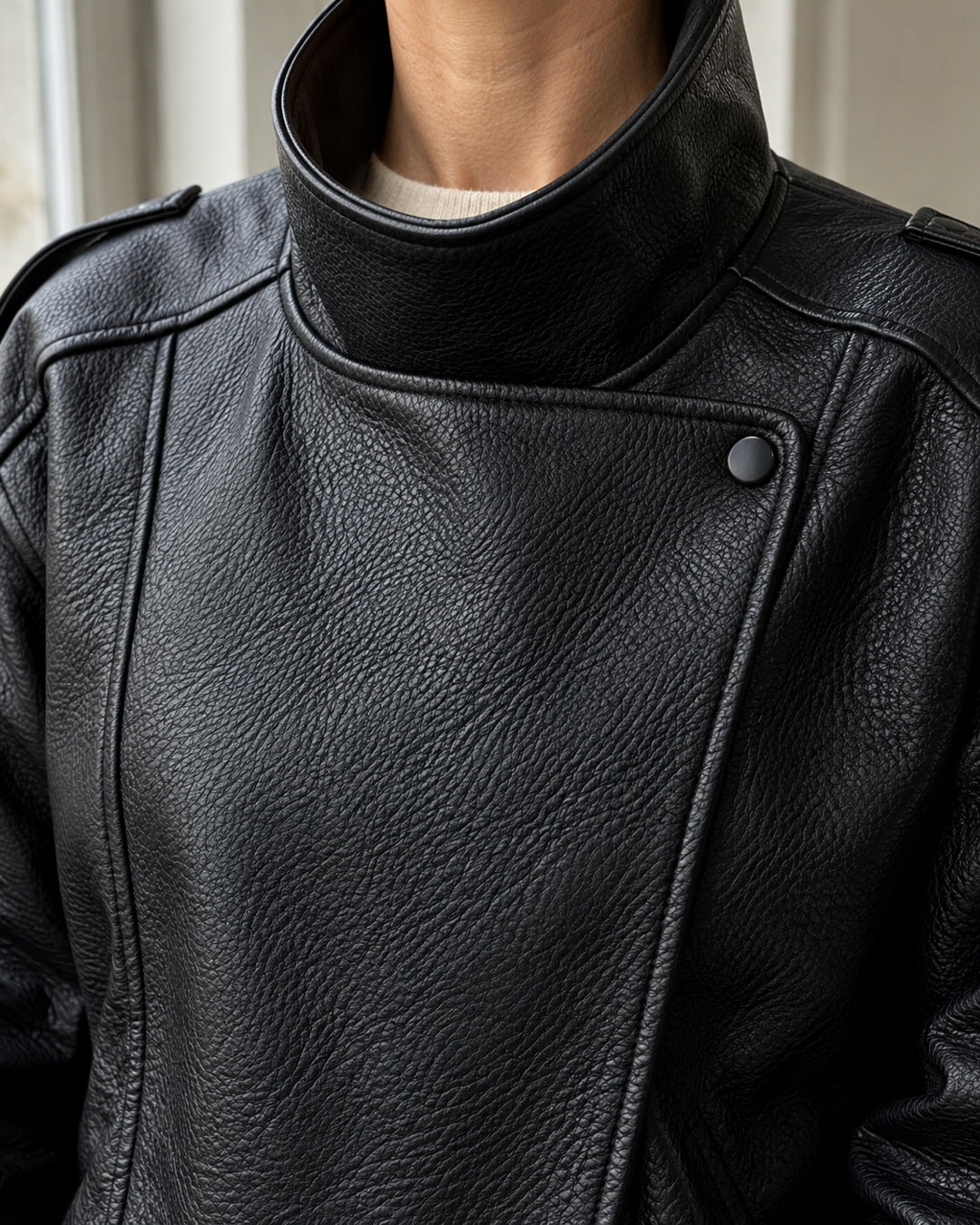 Chaqueta Corta Efecto Piel · 5