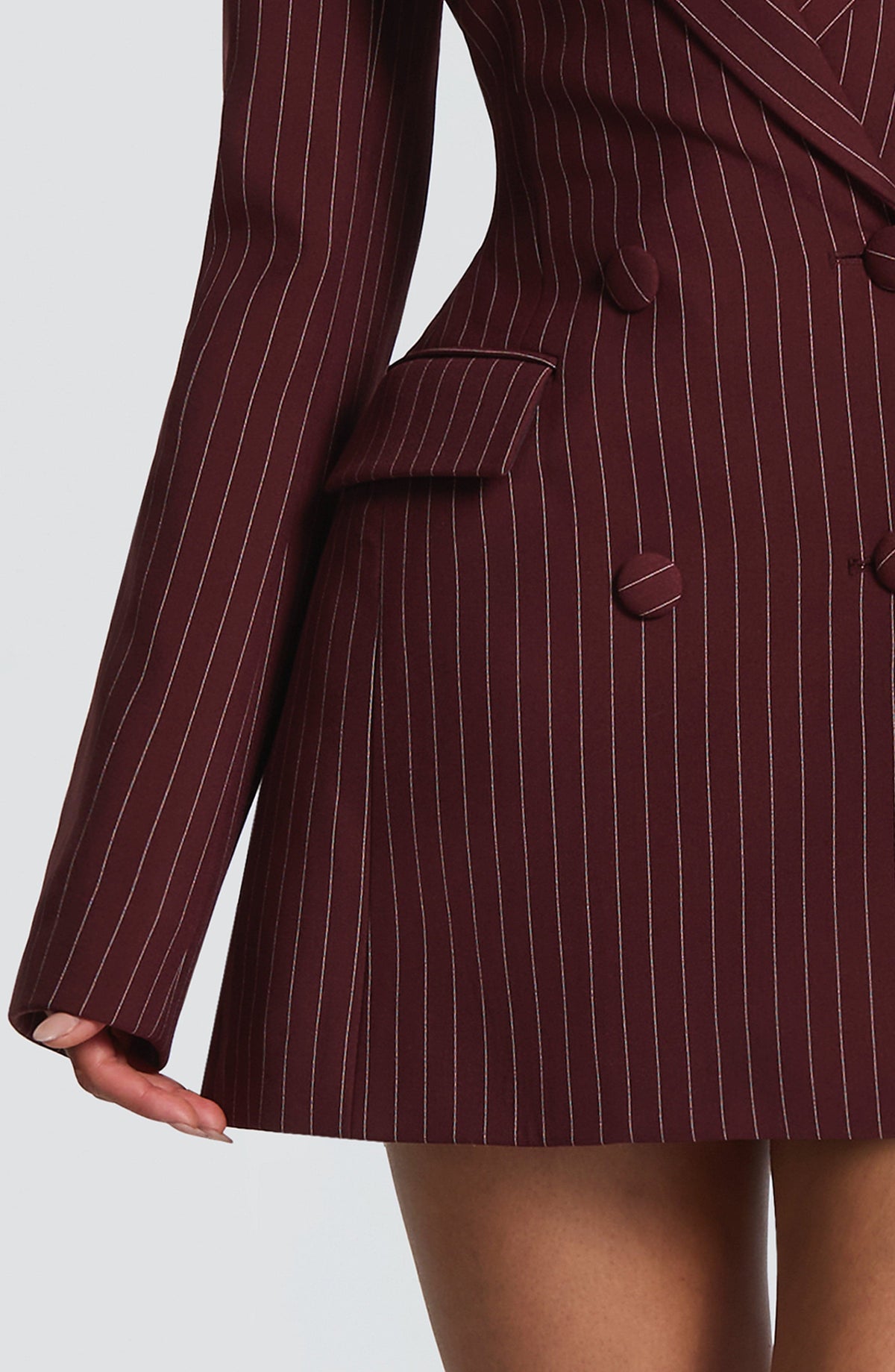 Vestido Blazer Cruzado Elvira – Burdeos Raya Diplomática