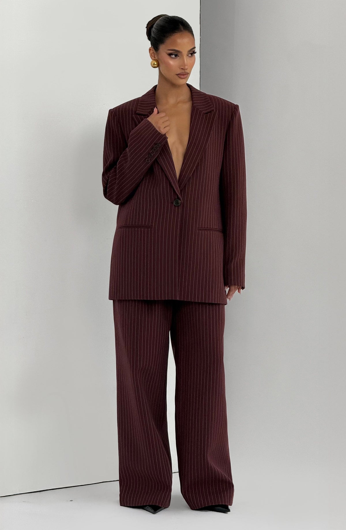 Pantalón Sastre Ancho Kirsty – Burdeos Raya Diplomática